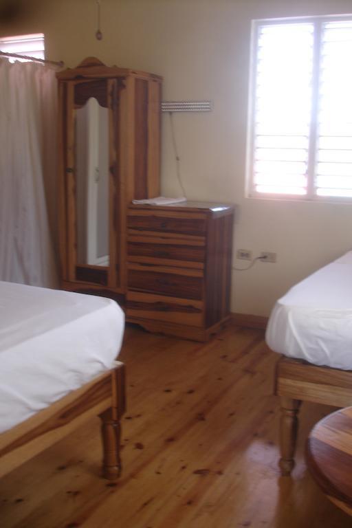 Finjam Cottage Port Antonio Oda fotoğraf