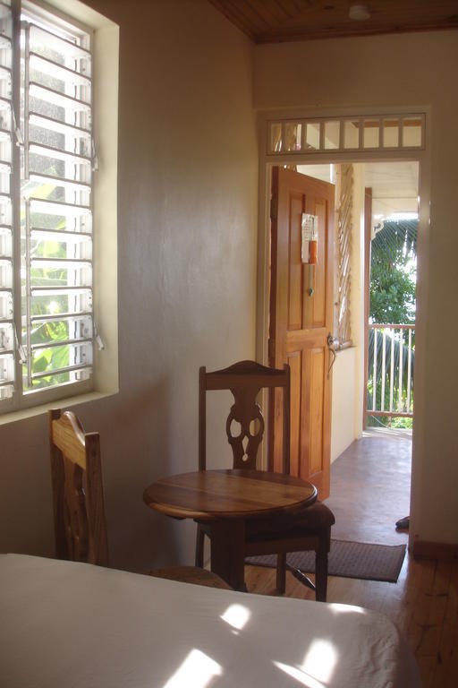 Finjam Cottage Port Antonio Oda fotoğraf